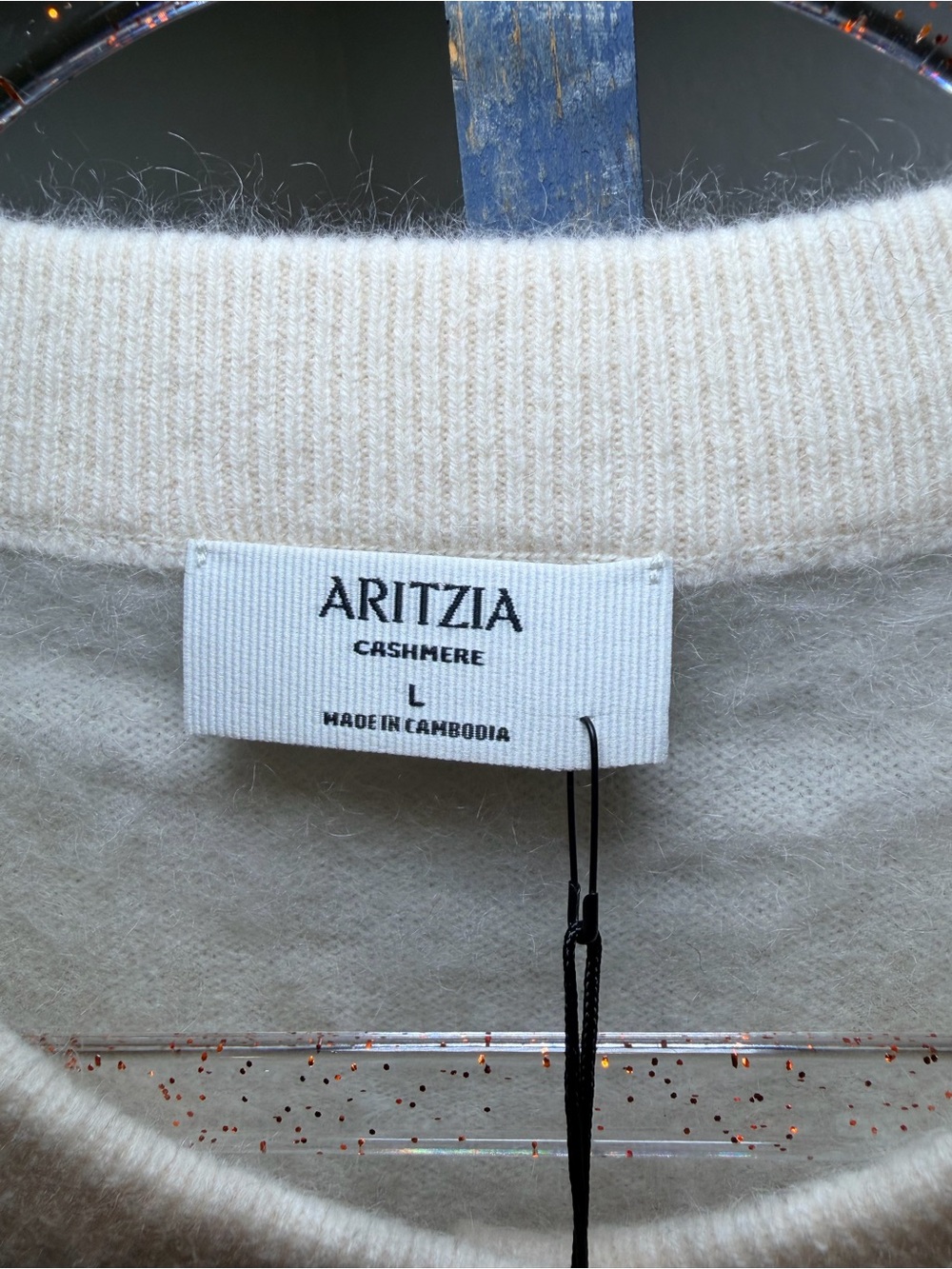 Aritzia Women's Lg Relaxed Crew Cashmere Cardigan in light birch NWT - Picture 8 of 10